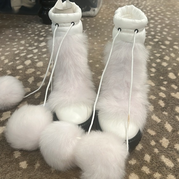 Jimmy Choo 39.5 Real Fur lamb Never been worn. MSRP $1195 - Picture 12 of 12